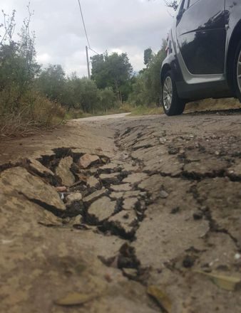 Προβληματισμός για τους δρόμους στον Άγιο Στέφανο: Τι καταγγέλλουν οι Δημότες;