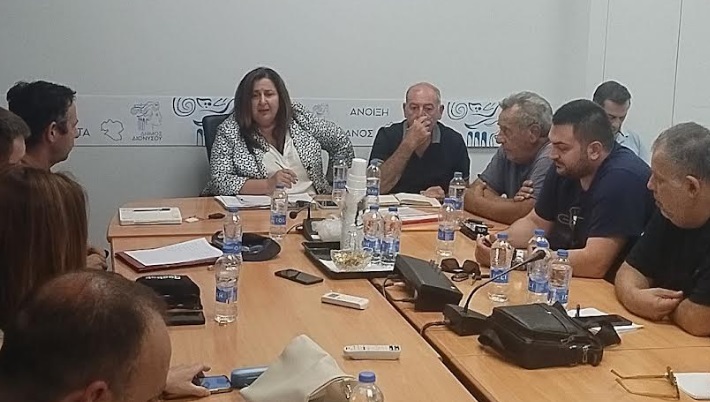 Σύσκεψη στον Δήμο Διονύσου για την αποτίμηση του συντονισμού και των ενεργειών για την πυρκαγιά στη Σταμάτα